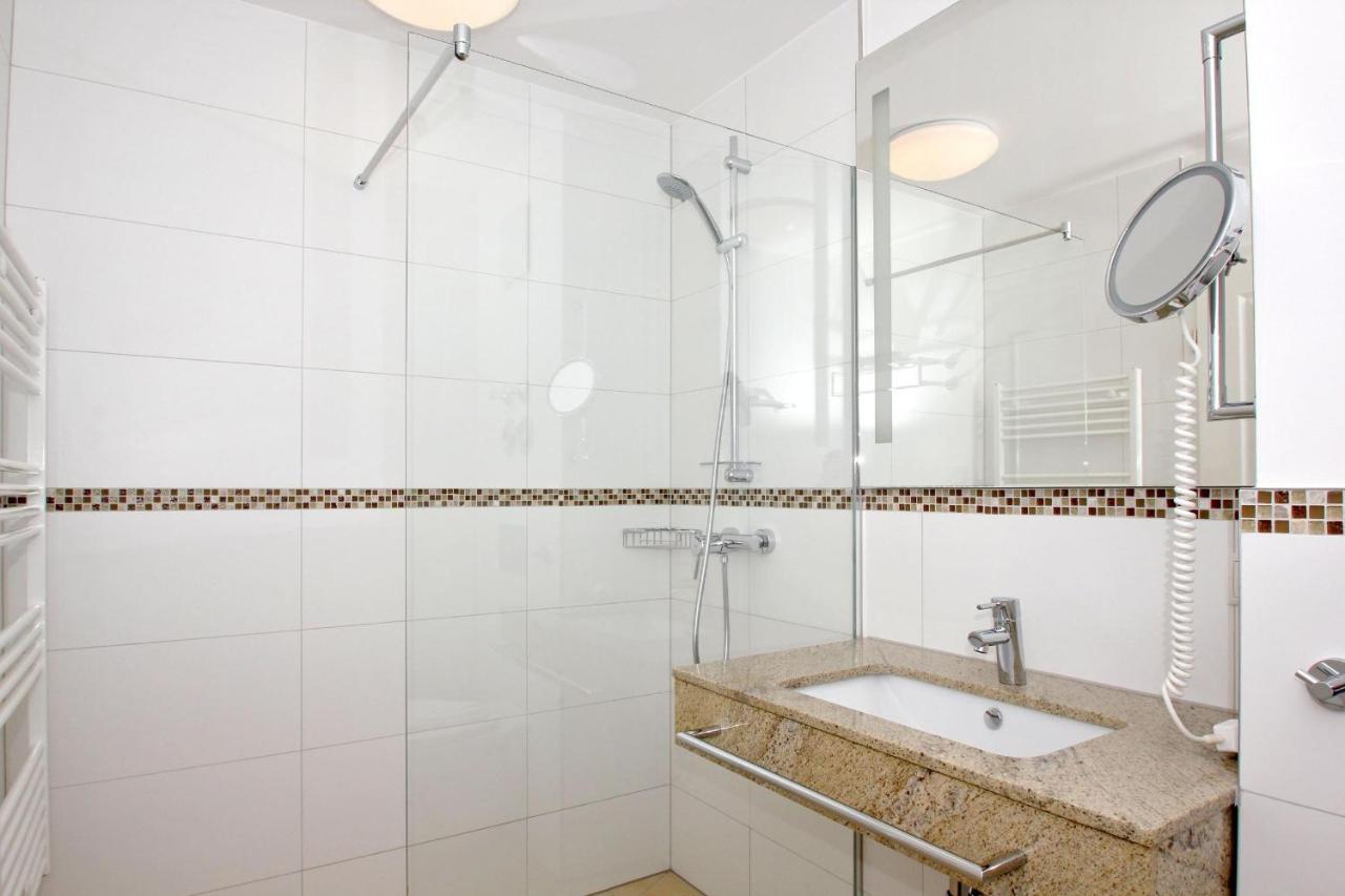 Strandnahe Fewo Mit Terrasse, Gratis Nutzung Vom Ahoi Erlebnisbad Und Sauna In Sellin - Rex Rugia Fewo 11-3 Lobbe Exterior foto